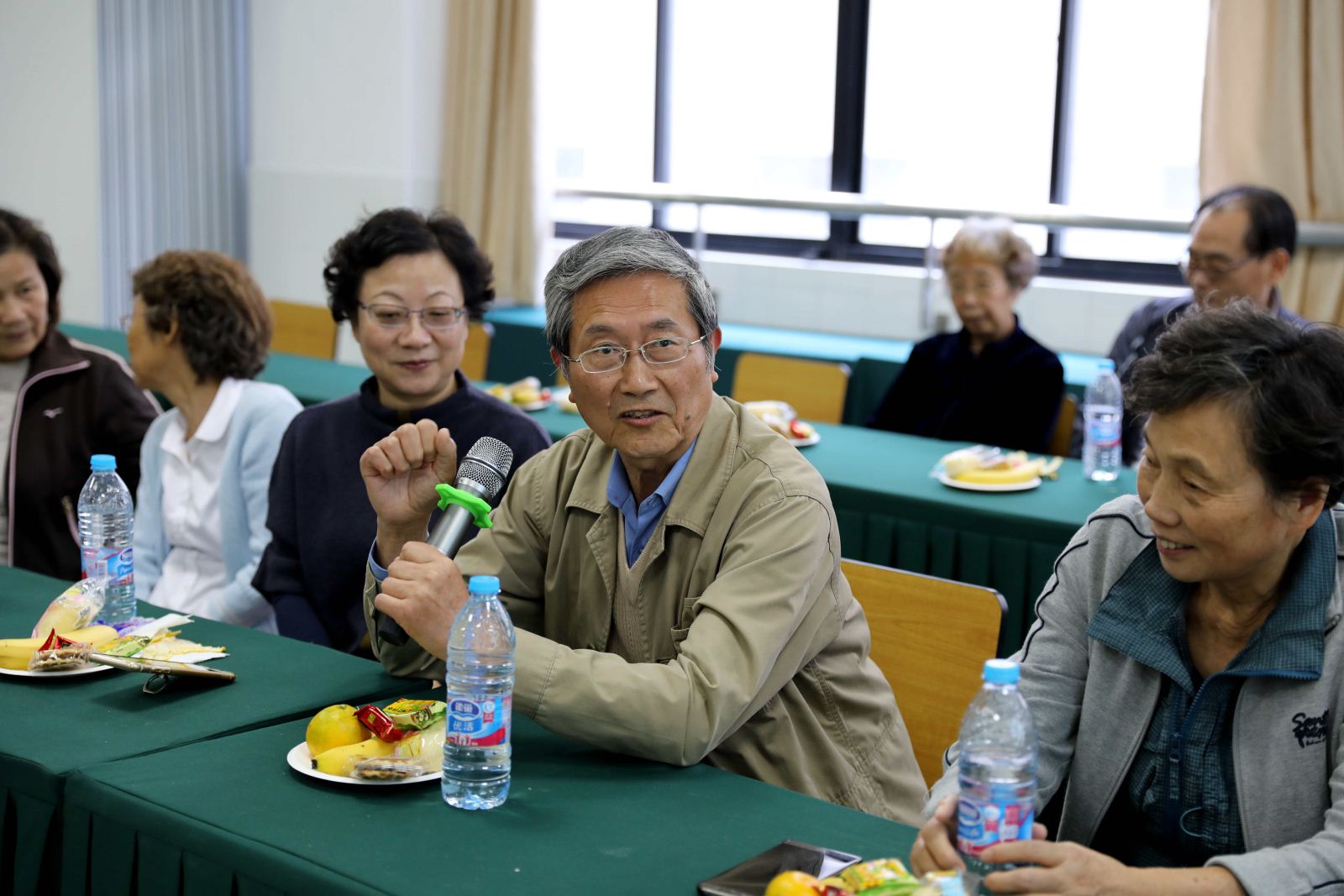 计算机科学与beat365在线体育官网举行敬老节茶话会