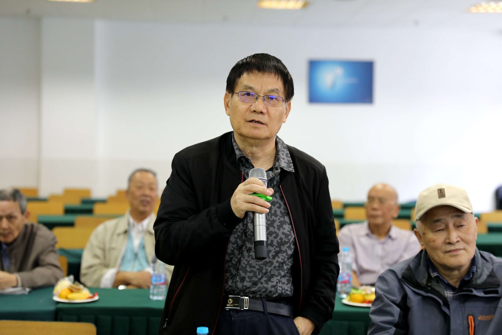 计算机科学与beat365在线体育官网举行敬老节茶话会
