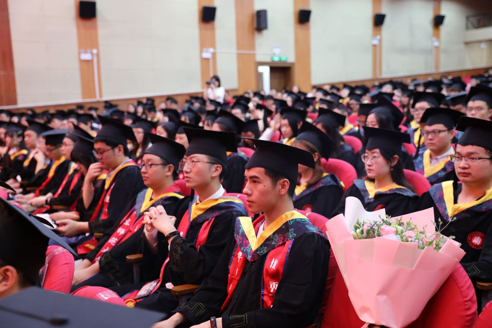 青春韶华 最忆师大丨计算机科学与beat365在线体育官网隆重举行2019届毕业典礼