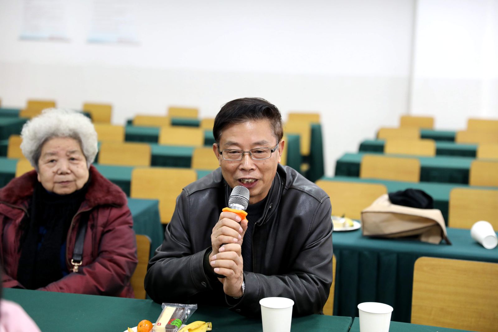 计算机科学与beat365在线体育官网举行2018年退休教职工新春茶话会