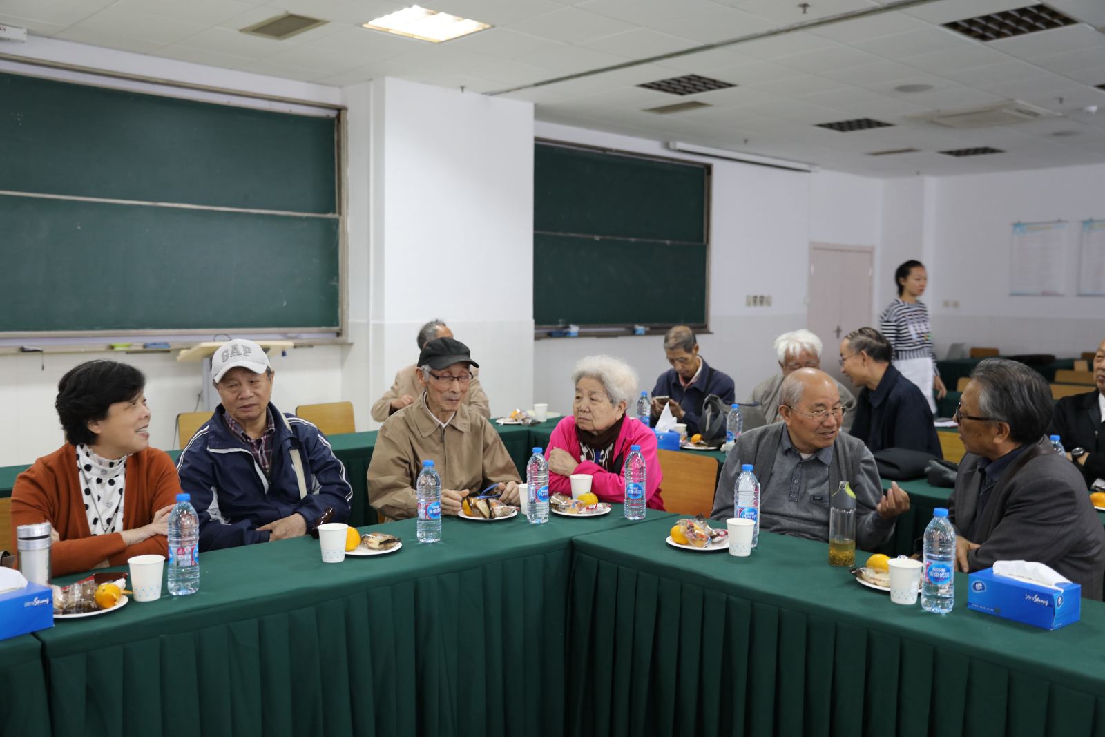 茶话重阳，关爱健康——计算机科学与beat365在线体育官网举行重阳节茶话会