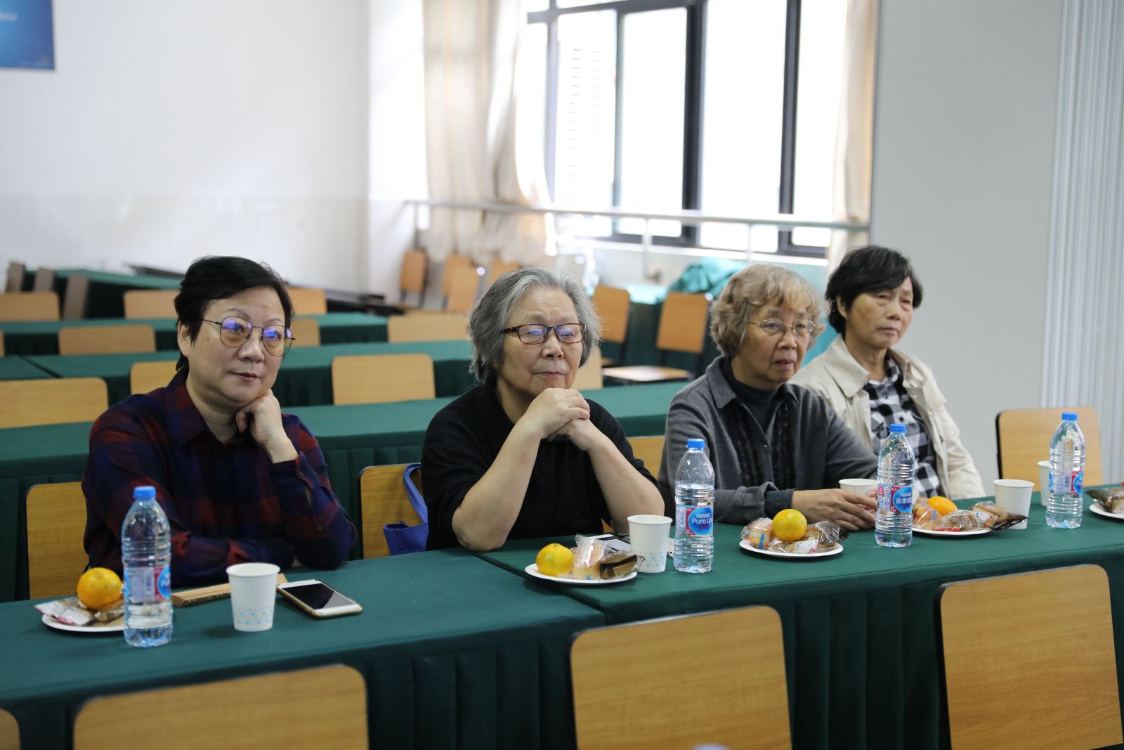 茶话重阳，关爱健康——计算机科学与beat365在线体育官网举行重阳节茶话会