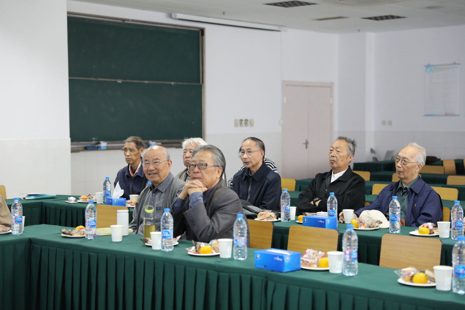 茶话重阳，关爱健康——计算机科学与beat365在线体育官网举行重阳节茶话会