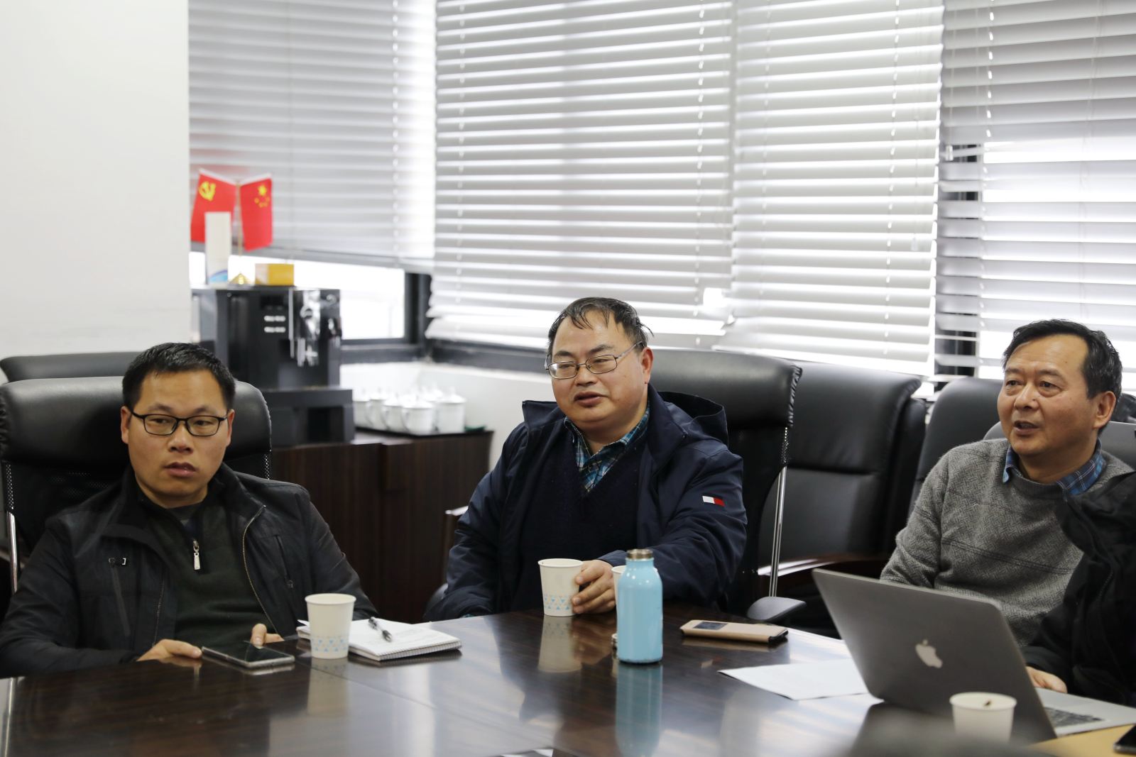 计算机科学与beat365在线体育官网召开教授座谈会